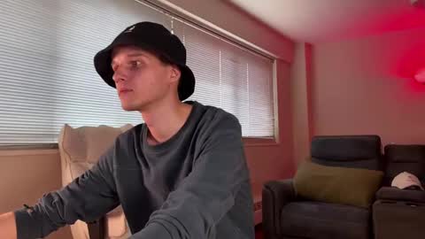 Big cock boy online show from 02.20.25