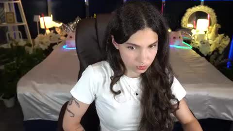 Snapshot of babyflowerr chatting on 06.15.26 Sasha online show from 06.15.26