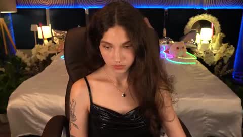 Snapshot of babyflowerr chatting on 06.17.26 Sasha online show from 06.17.26