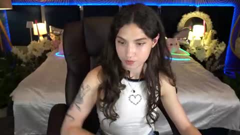 Snapshot of babyflowerr chatting on 06.18.26 Sasha online show from 06.18.26