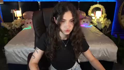 Snapshot of babyflowerr chatting on 06.24.26 Sasha online show from 06.24.26