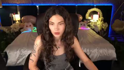 Snapshot of babyflowerr chatting on 06.25.26 Sasha online show from 06.25.26