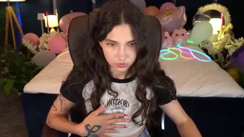 Snapshot of babyflowerr chatting on 07.13.26 Sasha online show from 07.13.26