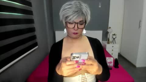 YOUR GODDESS BABYLONIA  online show from 10.25.25