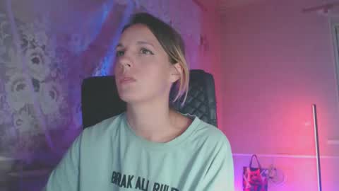 Snapshot of babymuro4ka chatting on 09.19.25 Sonya online show from 09.19.25