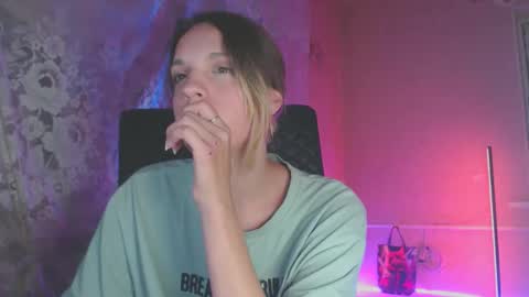 Snapshot of babymuro4ka chatting on 09.20.25 Sonya online show from 09.20.25