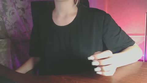 Snapshot of babymuro4ka chatting on 10.17.25 Sonya online show from 10.17.25