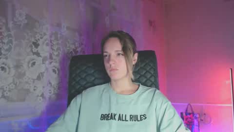 Snapshot of babymuro4ka chatting on 10.28.25 Sonya online show from 10.28.25