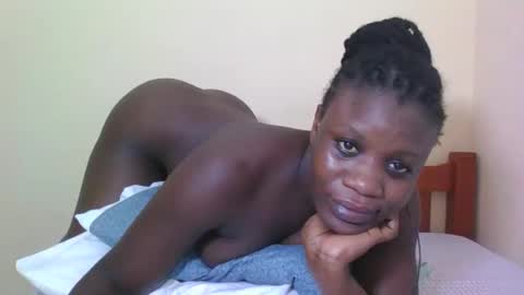 Snapshot of babyrozillah chatting on 02.16.26 PRISCILLAH online show from 02.16.26