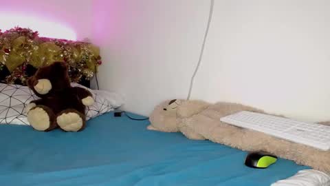 Angeles online show from 12.05.24