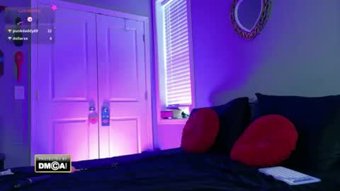 Snapshot of badbabesquirt chatting on 10.14.25 Alice online show from 10.14.25