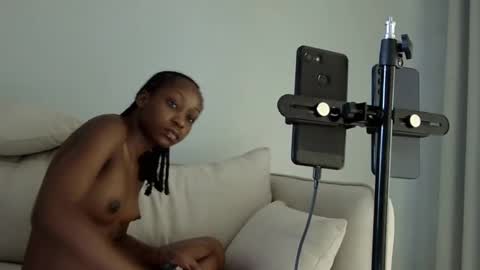 Snapshot of baddest_petite12 chatting on 02.27.25 Baddest online show from 02.27.25