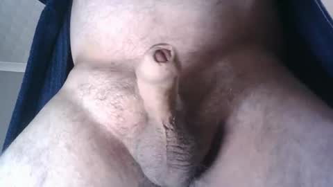 Snapshot of baddingtonbear chatting on 10.28.25 baddingtonbear online show from 10.28.25