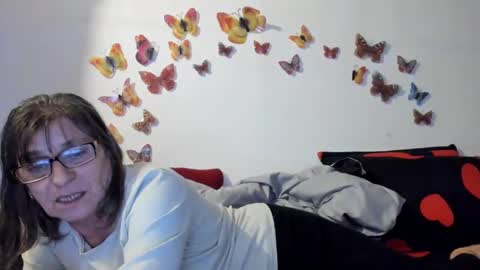 Snapshot of badgg chatting on 12.19.24 Gina online show from 12.19.24