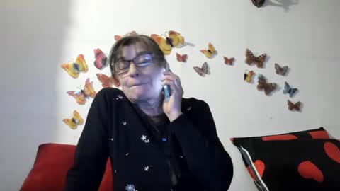 Snapshot of badgg chatting on 01.01.25 Gina online show from 01.01.25