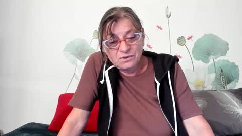 Snapshot of badgg chatting on 09.30.25 Gina online show from 09.30.25