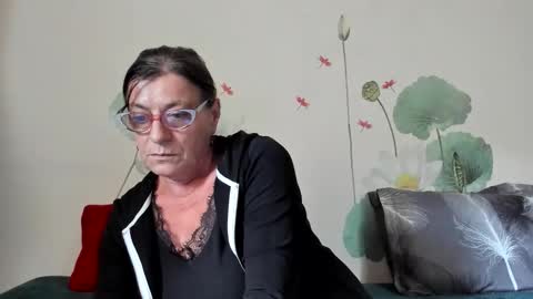 Snapshot of badgg chatting on 10.09.25 Gina online show from 10.09.25