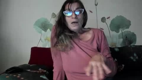 Snapshot of badgg chatting on 11.25.25 Gina online show from 11.25.25