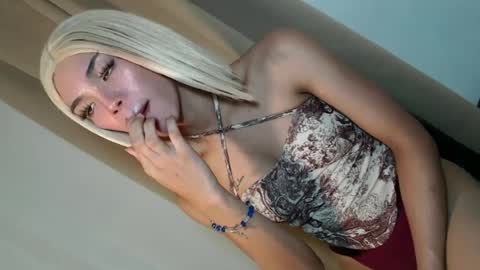 Snapshot of badgirl_jasmine chatting on 06.24.26 jasmine online show from 06.24.26