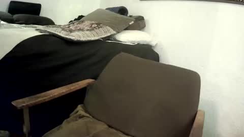 Snapshot of badhombremx chatting on 02.03.26 Mexican livin Off the Wall online show from 02.03.26