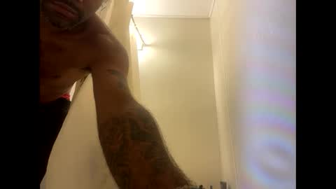 Snapshot of badnews68 chatting on 09.15.25 StillPoPimpin online show from 09.15.25