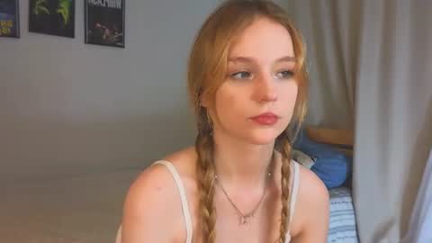 Snapshot of baeyoda chatting on 06.17.26 Kate online show from 06.17.26