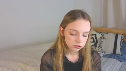 Snapshot of baeyoda chatting on 06.25.26 Kate online show from 06.25.26