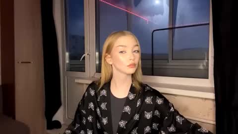 Holly online show from 02.02.26