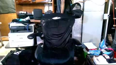 Snapshot of balddickstroking chatting on 12.18.25 balddickstroking online show from 12.18.25