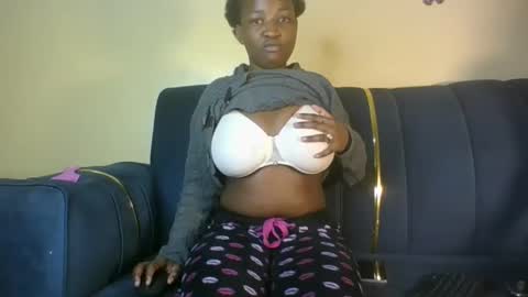 Snapshot of bambi_blush chatting on 12.01.25 bambi online show from 12.01.25