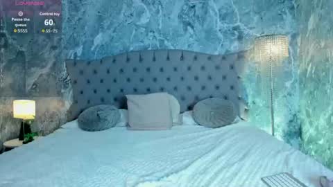 Snapshot of bambi_cutee chatting on 06.18.26 Ariana online show from 06.18.26