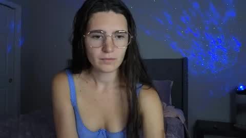 Snapshot of bambifarrina chatting on 09.16.25 bambifarrina online show from 09.16.25