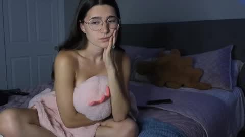 Snapshot of bambifarrina chatting on 09.20.25 bambifarrina online show from 09.20.25