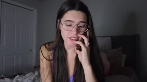 Snapshot of bambifarrina chatting on 11.30.25 bambifarrina online show from 11.30.25