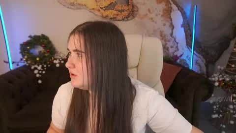 Snapshot of bambiliii chatting on 12.27.24 Bambi online show from 12.27.24