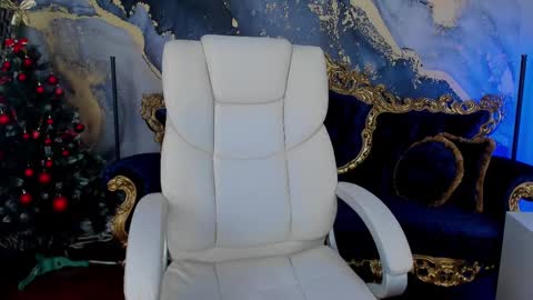 Snapshot of bambiliii chatting on 12.31.24 Bambi online show from 12.31.24