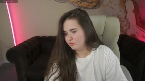 Snapshot of bambiliii chatting on 01.28.25 Bambi online show from 01.28.25