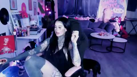 Snapshot of bambitatted chatting on 11.29.25 bambitatted online show from 11.29.25