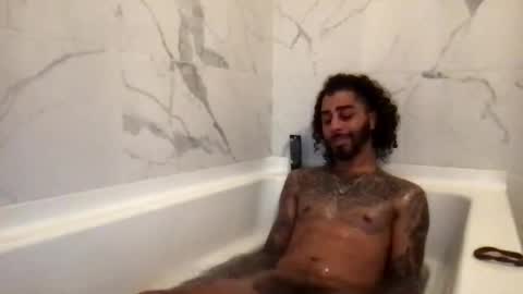 Snapshot of banananutzd chatting on 12.20.24 trillion online show from 12.20.24