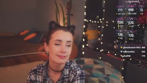 Snapshot of bananya_kitty chatting on 03.11.25 Ellen and online show from 03.11.25