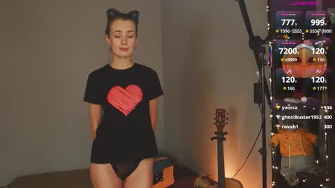 Snapshot of bananya_kitty chatting on 10.17.25 Ellen and online show from 10.17.25