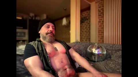 Snapshot of barba71 chatting on 02.08.25 Military man 69 online show from 02.08.25