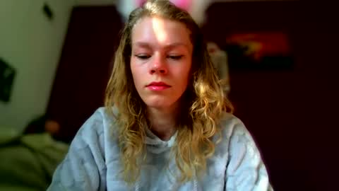 Snapshot of barbara53000 chatting on 09.23.25 charliejones online show from 09.23.25