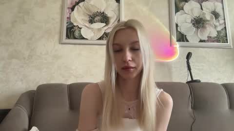 Snapshot of barbara_sunray chatting on 05.11.26 Barbara online show from 05.11.26