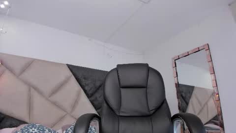 Snapshot of barbaraknox_ chatting on 06.20.26 Barbara online show from 06.20.26