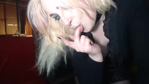 Snapshot of barbarissssska chatting on 03.21.26 Victoria online show from 03.21.26