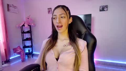 Snapshot of barbie20_ chatting on 05.20.26 sexy Barbie online show from 05.20.26