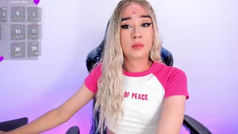Snapshot of barbie_boy_ chatting on 07.12.26 I work from home this is my room 3 online show from 07.12.26