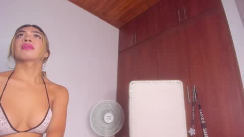 Snapshot of barbie_ds chatting on 09.30.25 barbie_ds online show from 09.30.25