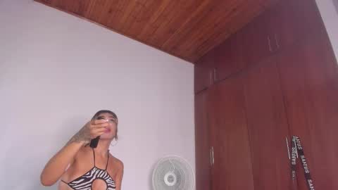 Snapshot of barbie_ds chatting on 10.04.25 barbie_ds online show from 10.04.25